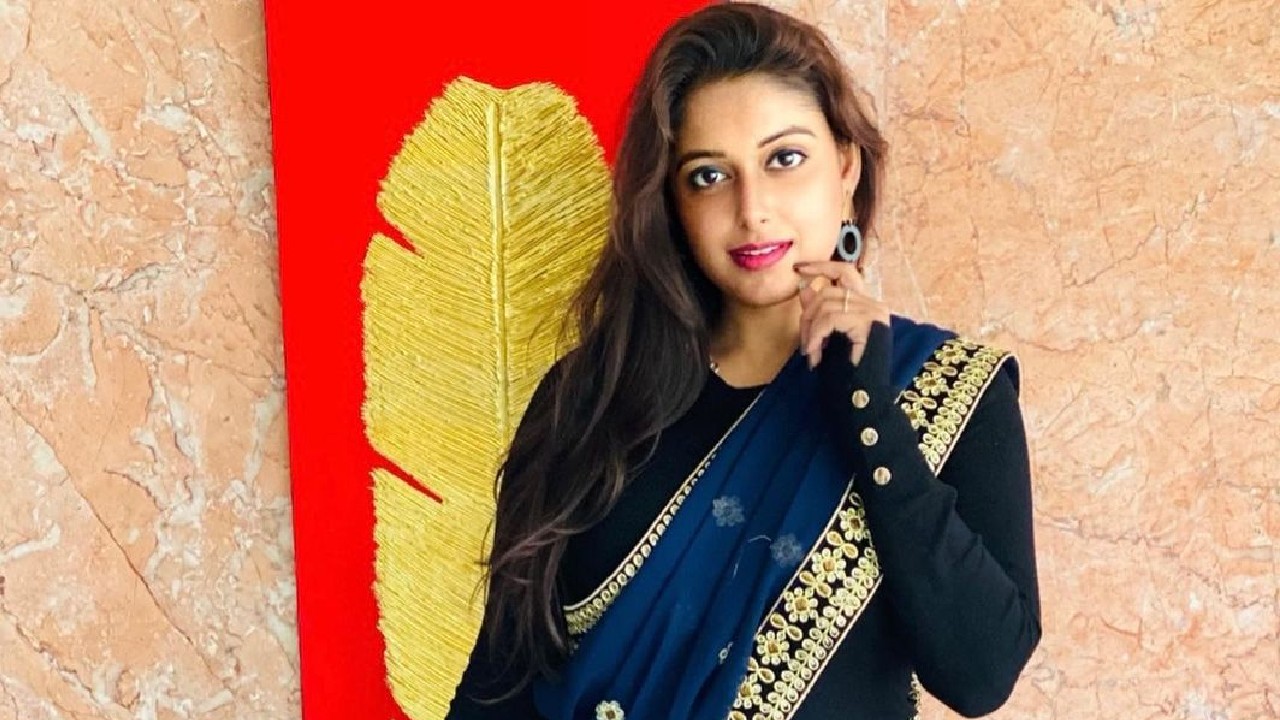 Sneha Paul Ullu Actress Wiki Biography Age Birthday Boyfriend Name Income Web Series Movies Family Height Weight Size Photos Videos Hot Scenes Hometown Videos Hot Pics Images